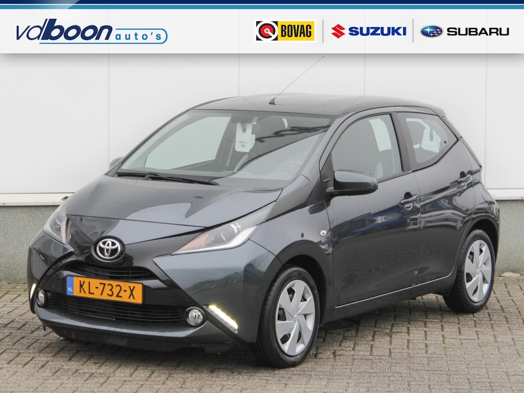 Toyota Aygo 1.0 VVT-i x-play | Airco | Camera | Park sens