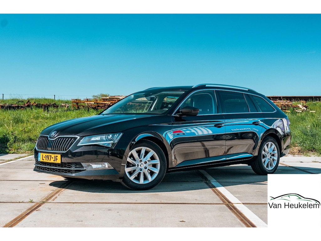 Skoda Superb Combi 1.8 TSI Style Edition | TREKHAAK 1800 KG | ADAPTIVE CRUISE | SUNSET