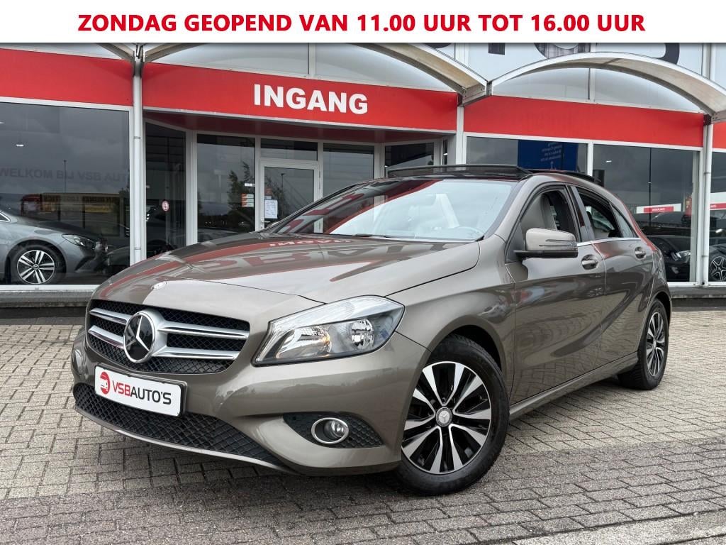 Mercedes-Benz A-klasse A180 122PK PANO-DAK CAMERA TREKHAAK NAVIGATIE AIRCO LMV PDC