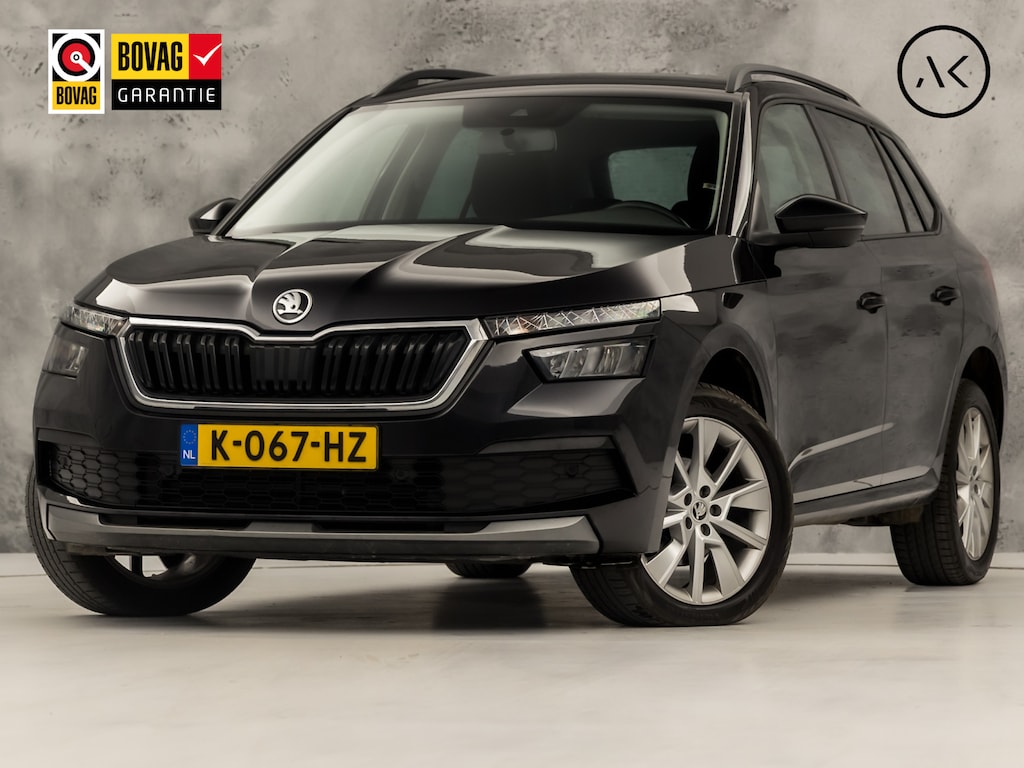 Skoda Kamiq 1.0 TSI Sport (VIRTUAL COCKPIT, APPLE CARPLAY, GROOT NAVI, TREKHAAK, PARKEERSENSOREN, SPORTSTOELEN, GETINT GLAS, CRUISE, NIEUWE APK, NIEUWSTAAT)