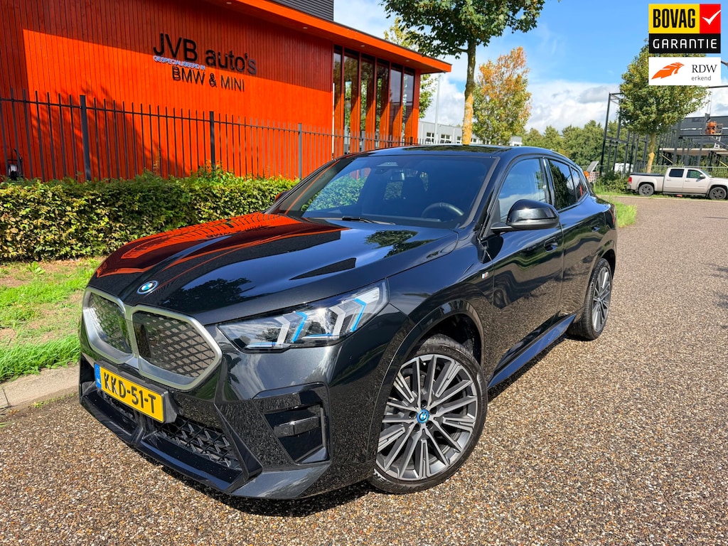 BMW IX2 EDrive20 M- sport, trekhaak, H&K, driving assistant plus