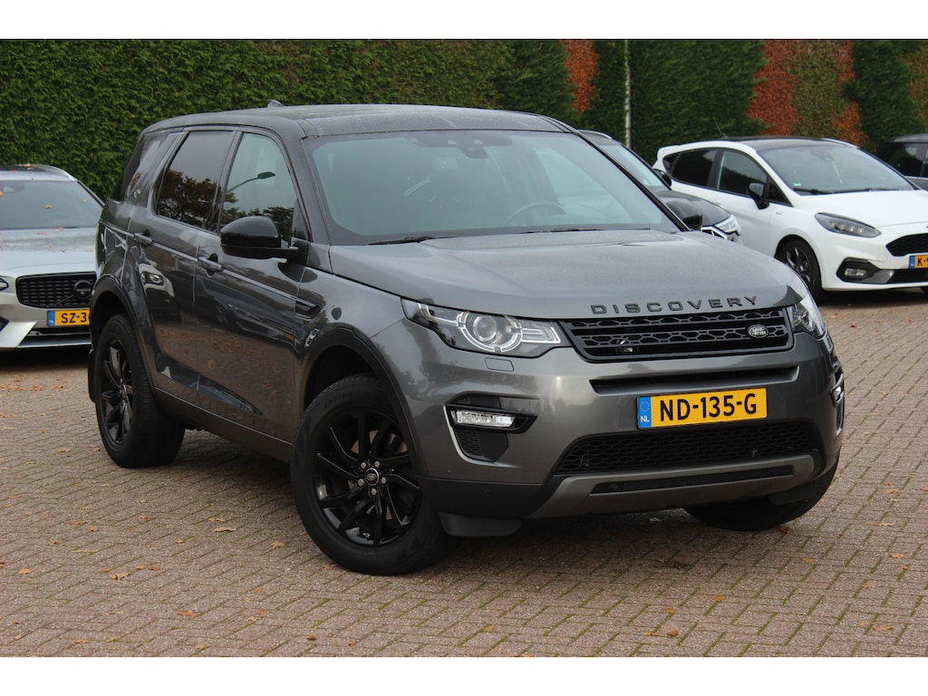 Land Rover Discovery Sport 2.0 TD4 HSE / Trekhaak / Panoramadak / Leder / 18'' / Keyless / Navigatie / Stoelverwarming / Xenon / Cruise Control