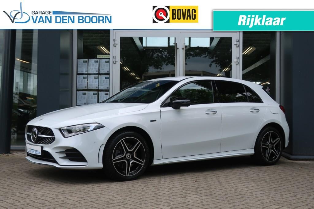 Mercedes-Benz A-klasse A250e AMG-Line, All Season Banden, Trekhaak, Dode Hoek Monitor, etc.