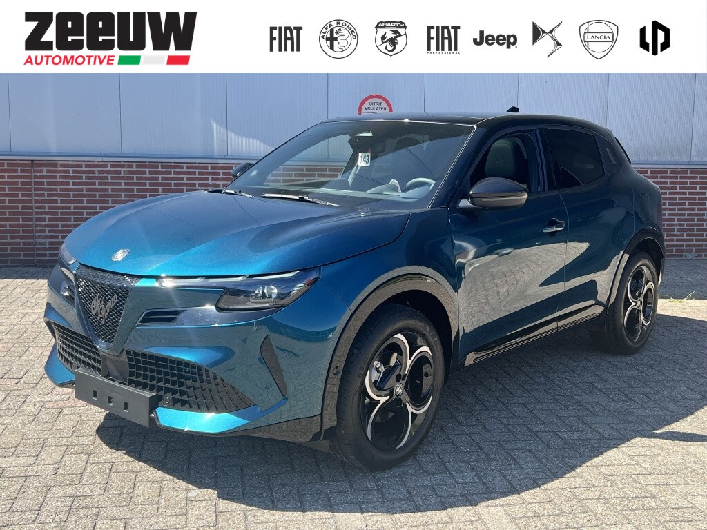 Alfa Romeo Junior 1.2 Turbo 136 PK Ibrida Speciale | Techno | Pano | Camera | Navi