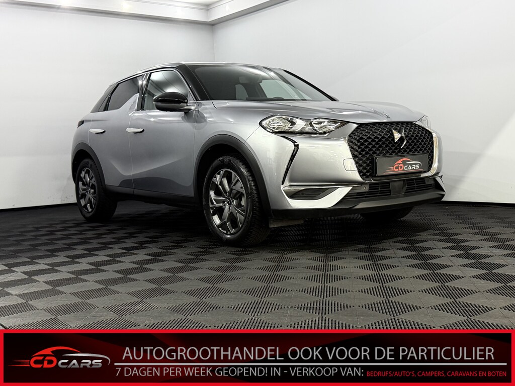 DS 3 Crossback 1.2 PureTech Business Camera, Apple carplay, Rijstrook correctie, Cruise control, Clima, Keyless start, Lichtmetalen velgen .
