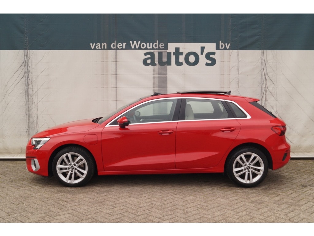 Audi A3 Sportback 40 TFSIe PHEV Business Edition -PANO-LEER-ECC-