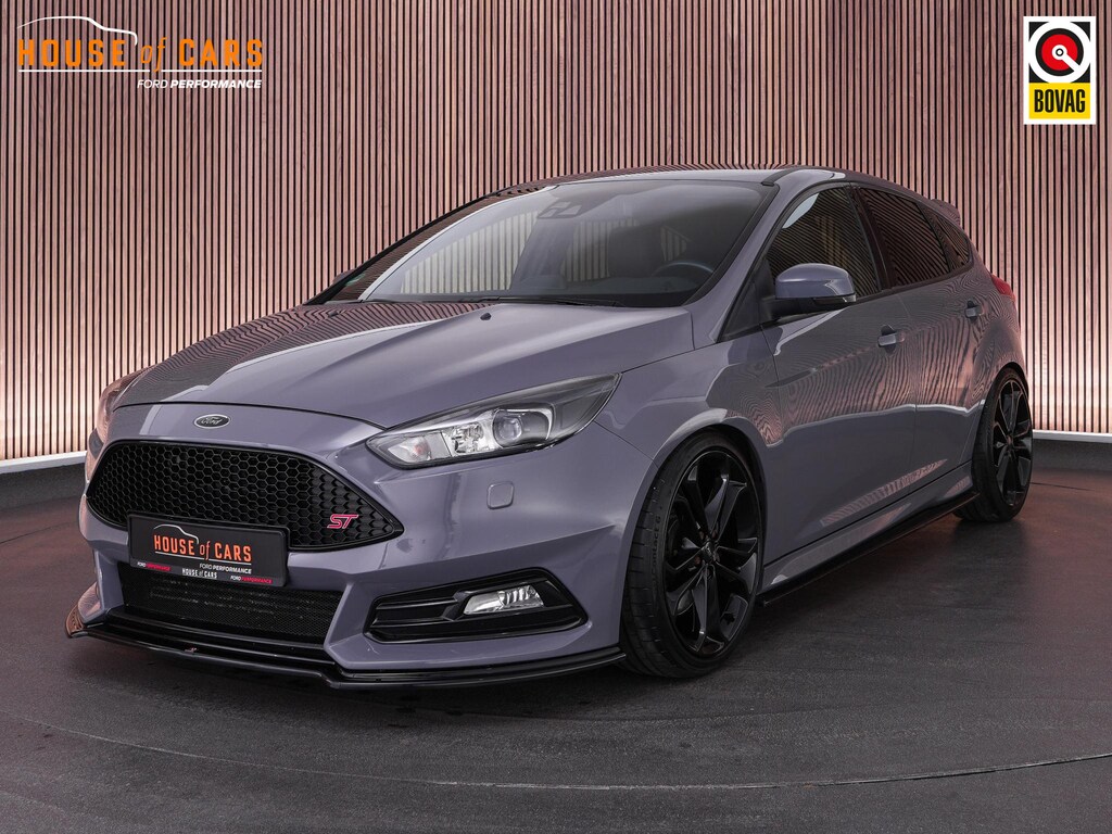 Ford Focus ST-3 2.0 290pk PERFORMANCE PACK |BullX|Maxton|KW schroefset|elek. stoelen|Apple Carplay|bi-xenon|winterpack|19" Performance wielen|