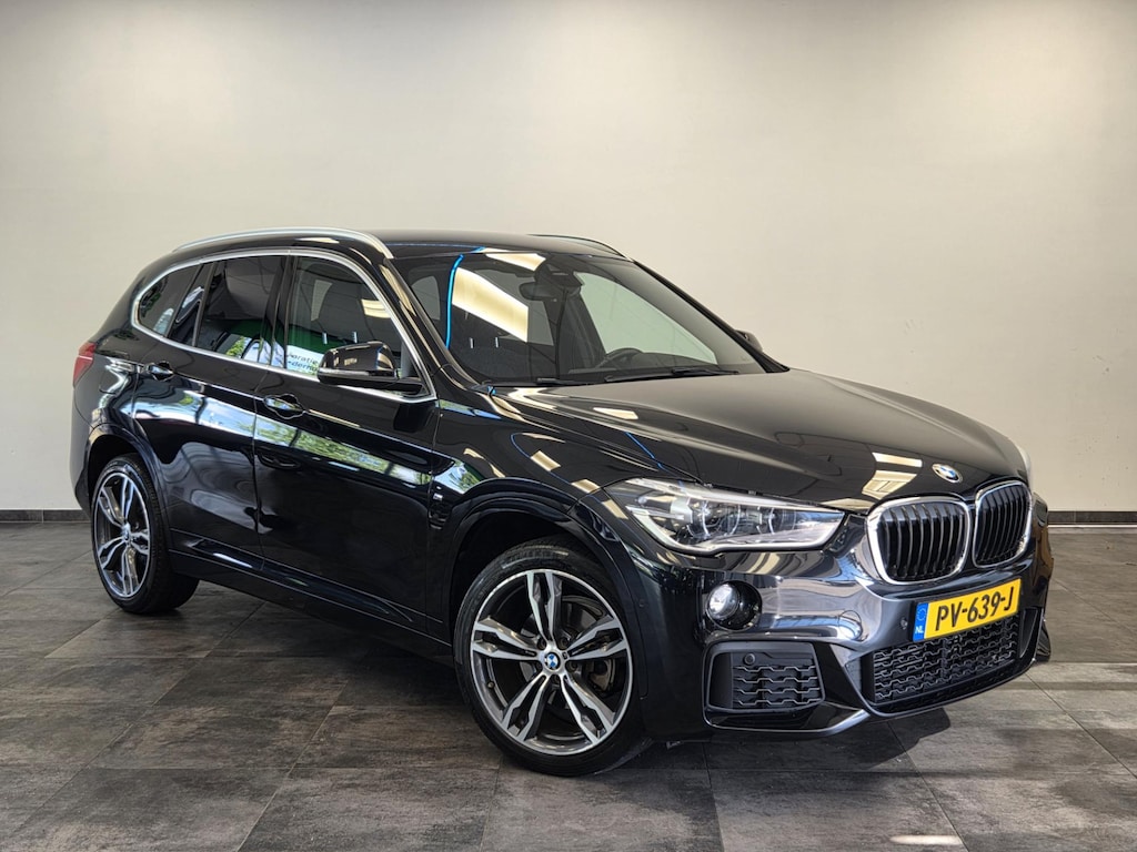 BMW X1 sDrive18i Executive M-sport Full-led Navigatie 19'inch lmv