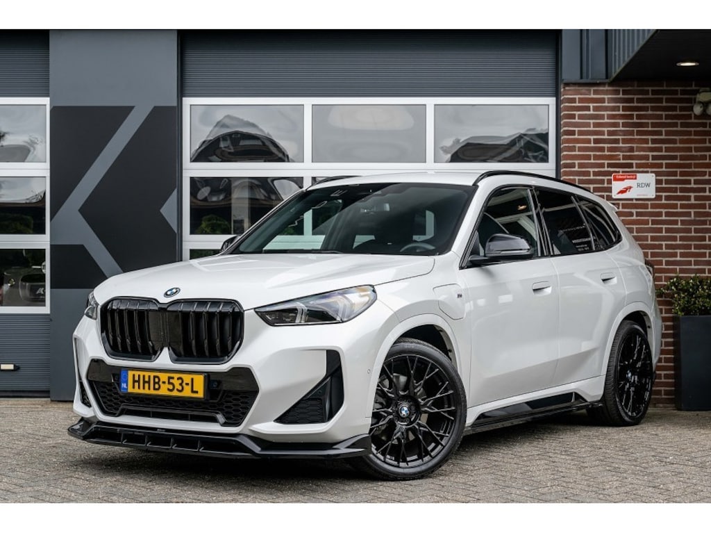 BMW X1 30e xDrive M Sport | Shadow | Driving Ass. Prof. | ACC | Camera | 20 Inch | Maxton |