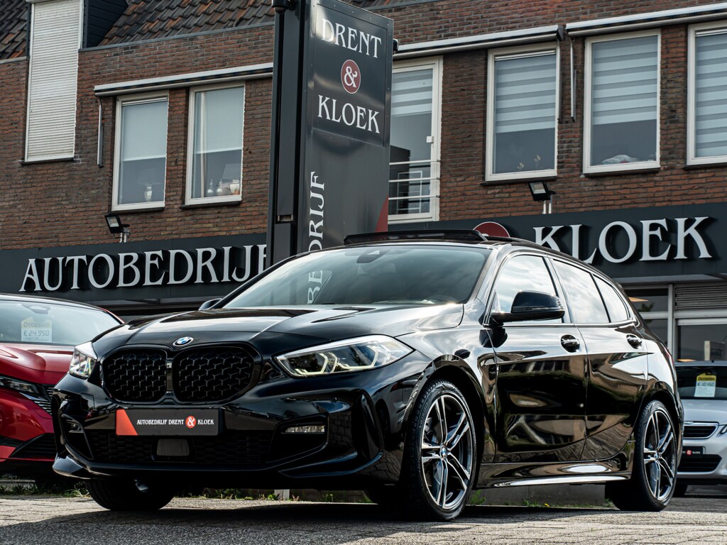 BMW 1-Serie 118i Corporate High Exe M-Sport ORG NL PANO HARMAN KARDON HUD CAMERA SHADOW 18 INCH LEDER