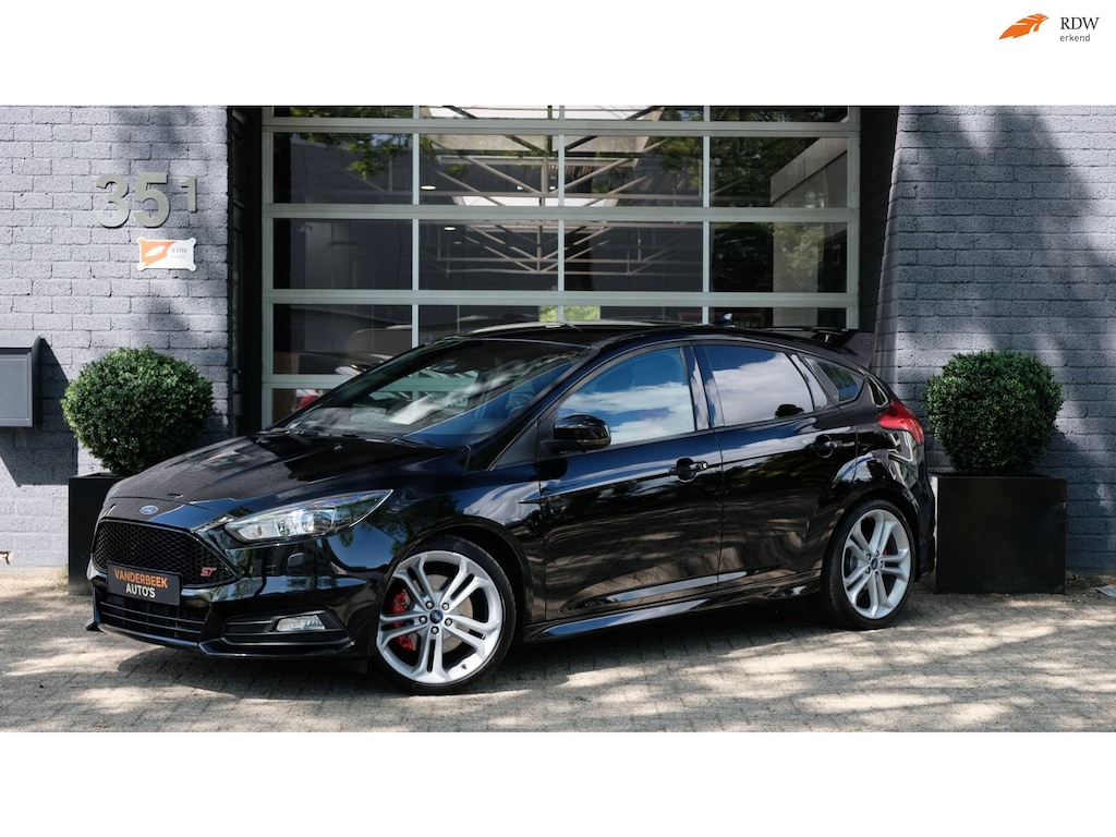 Ford Focus 2.0 ST-3 Cruise|Carplay|RS Spoiler|Maxton