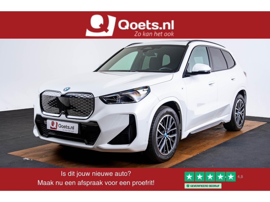 BMW iX1 eDrive20 67 kWh M Sport - Panoramadak - Driving Assistant Plus - Head up - Getinte ruiten - Comfort Access - Elektrisch verwarmde voorstoelen - sportstoelen - Grootlichtassistent -
