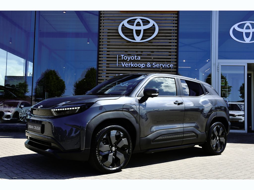Toyota Urban Cruiser Executive 61 kWh | Nieuw | Panoramadak | JBL-audio | 360 graden camera |