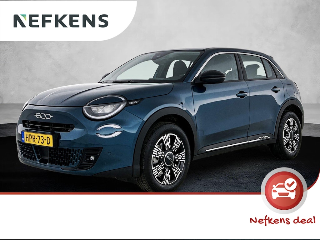 Fiat 600 1.2 Urban 110pk Automaat | Stoelverwarming | Navigatie | Climate Control | Cruise Control | Camera | 17"LMV | Sfeerverlichting | Apple Carplay/Android Auto |