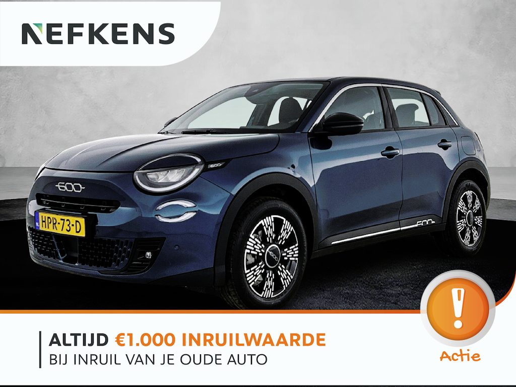 Fiat 600 1.2 Urban 110pk Automaat | Stoelverwarming | Navigatie | Climate Control | Cruise Control | Camera | 17"LMV | Sfeerverlichting | Apple Carplay/Android Auto |