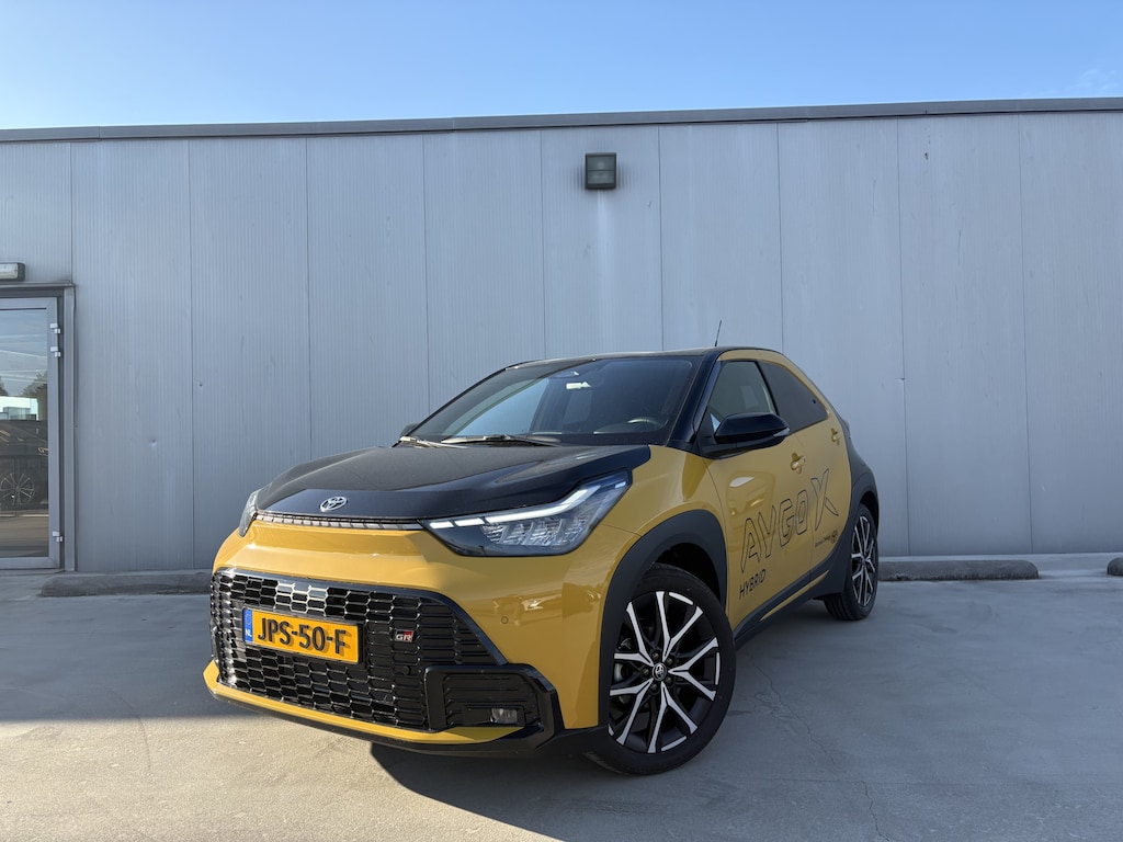 Toyota Aygo X Hybrid 115 GR Sport Automaat | Navigatie | Cruise control | Stoelverwarming | PDC V + A |