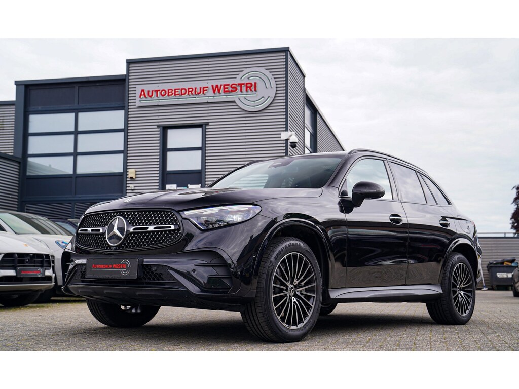 Mercedes-Benz GLC 300e 4MATIC AMG Line | Panorama | 360 Camera | Elektrische trekhaak | Memory