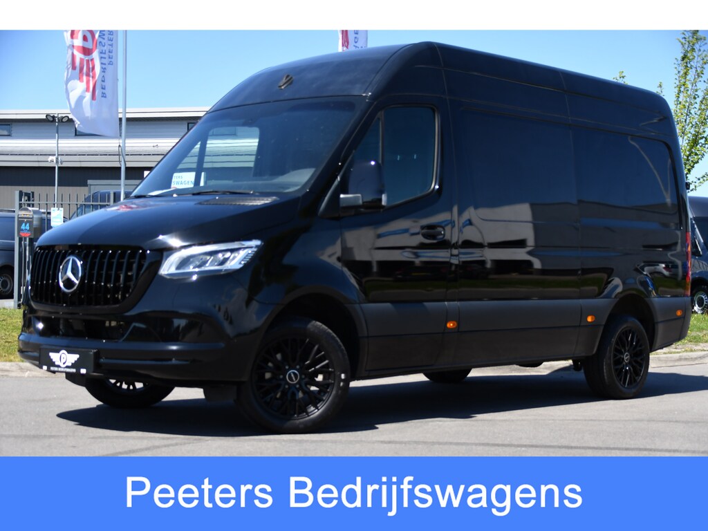 Mercedes-Benz Sprinter 319 1.9 CDI L2H2 RWD Black Edition Camera, Cruise, Carplay, LED, 190pk, Multimedia, Automaat, Geveerde stoel, Sensoren, Trekhaak, Uniek!
