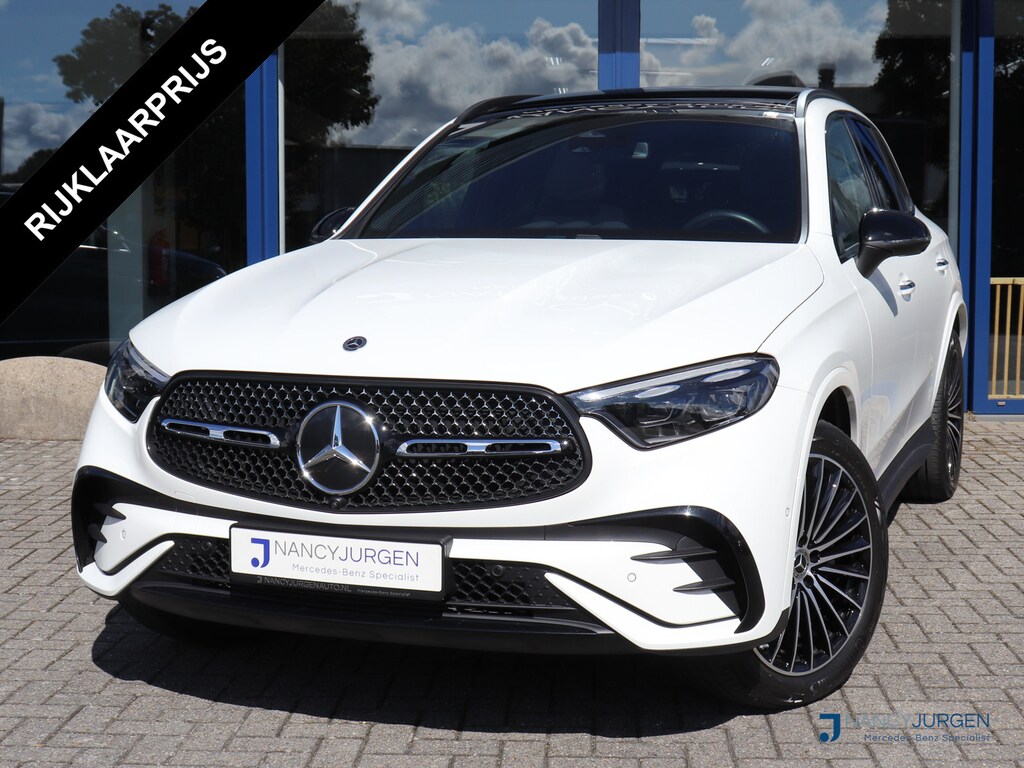 Mercedes-Benz GLC 300e 4M | AMG | Premium Plus | Night Pakket | Distronic Pro | Elektr. Panodak | Winter Pakket | Memory Pakket | MBUX Aug. Reality Navi | Burmester | Parkeer Pakket | 360* Camera | 20" LM Velgen | Wegzwenkb. Trekhaak | Volle Uitvoering!
