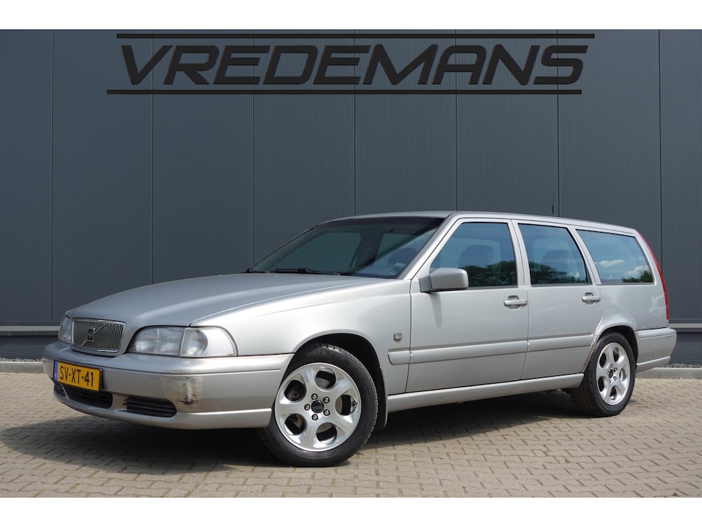 Volvo V70 2.5 Comfort-Line / Automaat