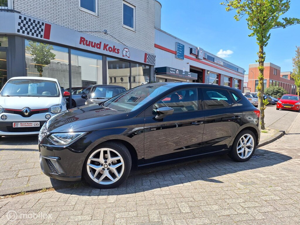 SEAT Ibiza 1.0 TSI FR BUSINESS INTENSE PLUS • 110PK • 6 VERSNELLINGEN •