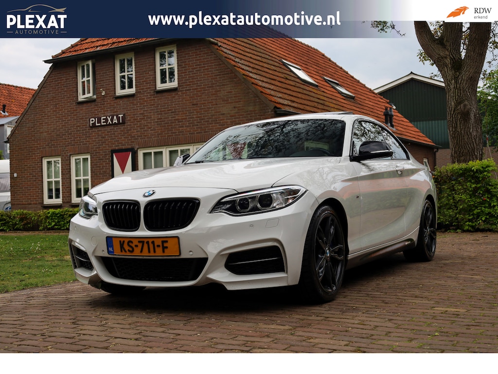 BMW 2-Serie Coupé M235i High Executive | M-pakket | Panorama | HANGESCHAKELD | H&K | Apple Carplay | Stoelverwarming | Historie |