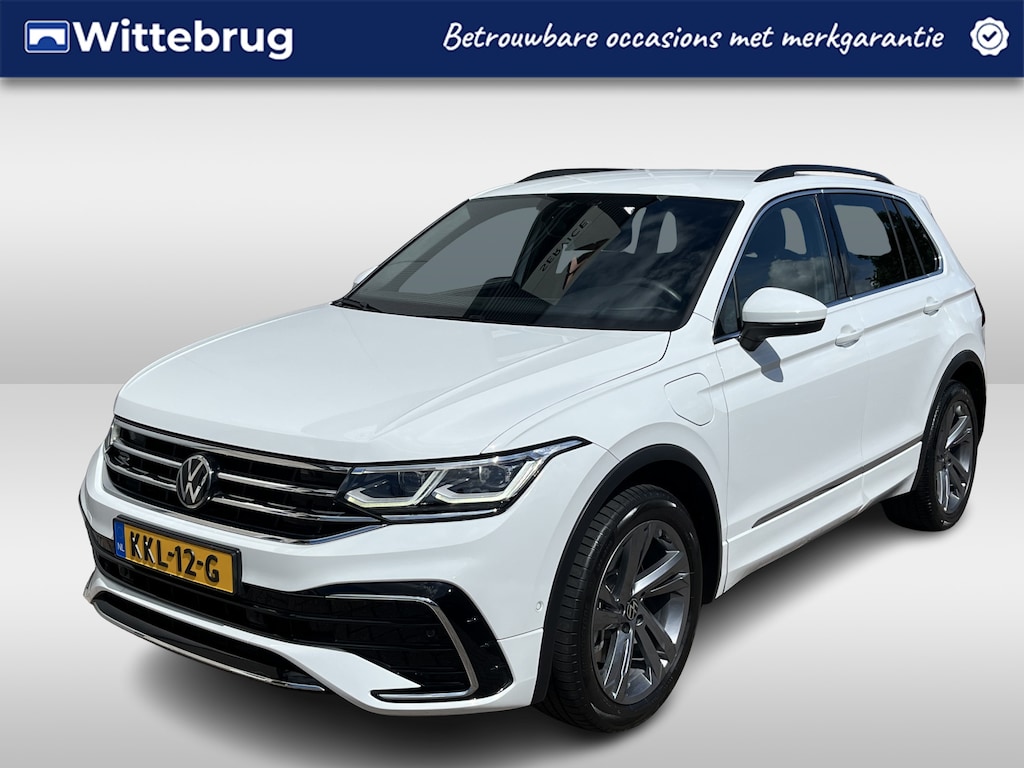 Volkswagen Tiguan 1.4 TSI eHybrid R-Line Business / AUTOMAAT/ 245 PK/ 2X R-LINE/ ACC/ PARK.SENSOREN V+A/ CAMERA/ DODEHOEK/ KEYLESS/ APP-CONNECT/ ELEK.ACHTERKLEP/ DIGITAL DASH/ NAVI/ DAB/ CLIMA/ LED