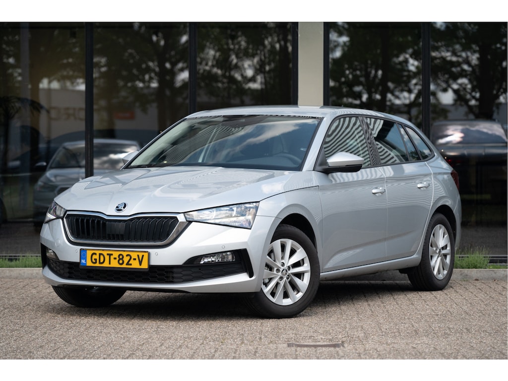 Skoda Scala 1.0 TSI 110pk Ambition | Trekhaak | Navi by App | Camera | Cruise | Stoelverw. | PDC V+A