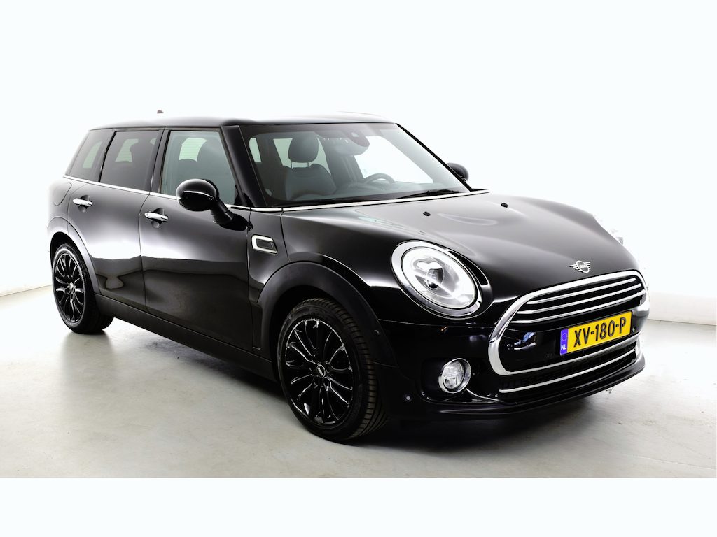 MINI Clubman Mini 1.5 Cooper Business Edition: optie Apple carplay, stoelverw, leder bekleding, TRC, navy, botswaarsch, personen waarsch, HUD, verkeersbord herk, keyless entry, privacyglas Harman Cardon alarm certyf