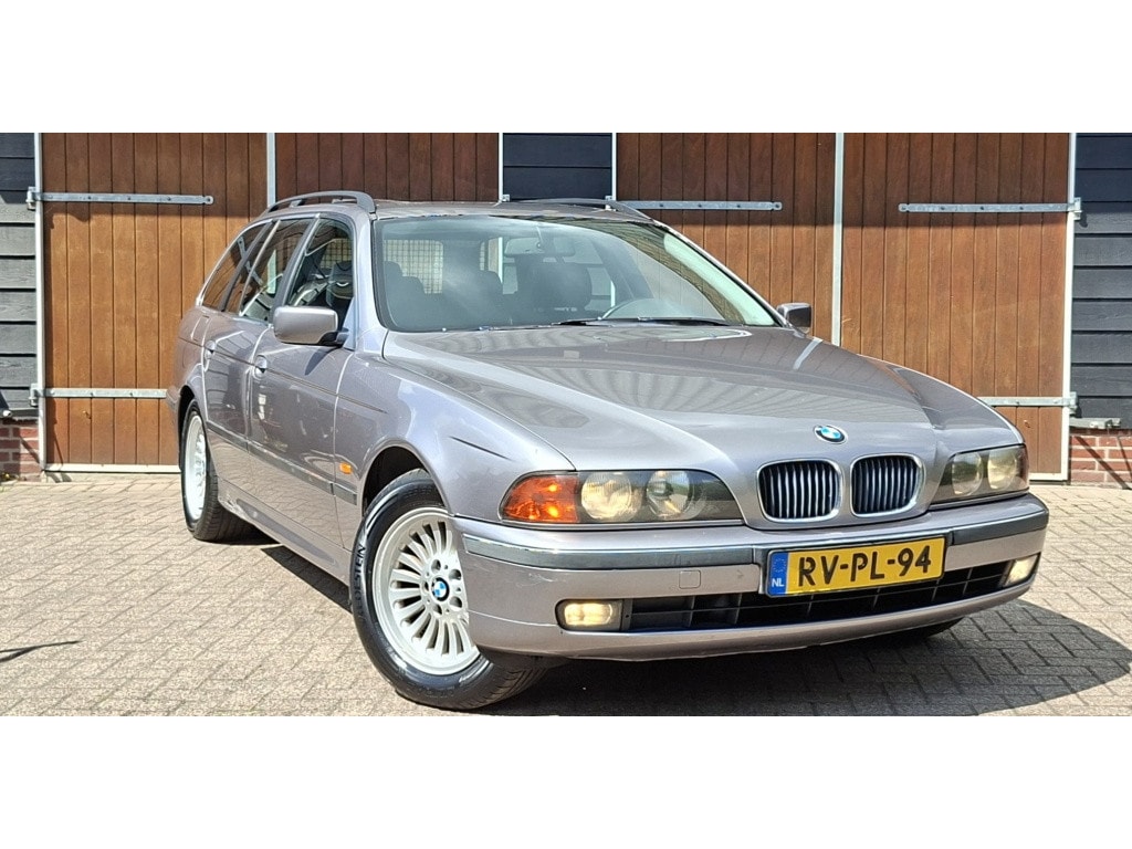 BMW 5-Serie Touring 523i Executive | Nieuwe APK | 6 cilinder | Automaat | Airco