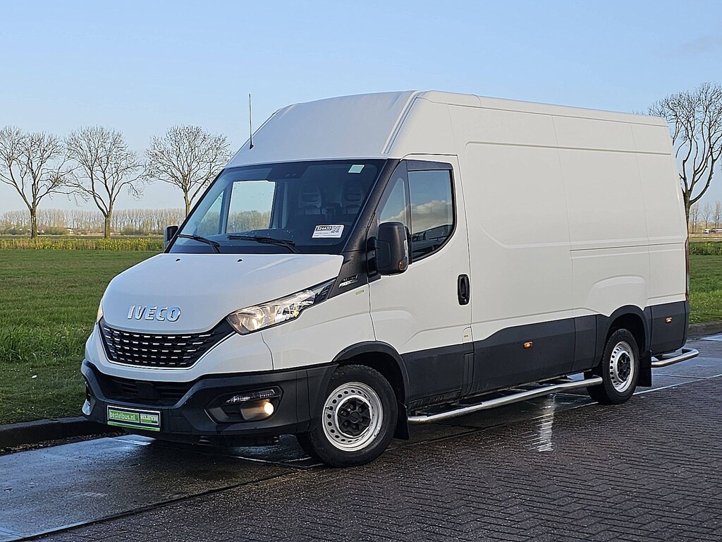 IVECO Daily 35S14 L2H2 L2H2, automaat, airco, kachel, cruise, trekhaak L2H2, automaat, airco, kachel, cruise, trekhaak.