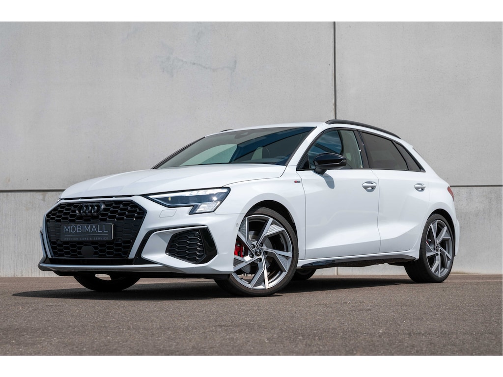Audi A3 Sportback 35 TFSI S-Line / Dynamic package / Matrix LED