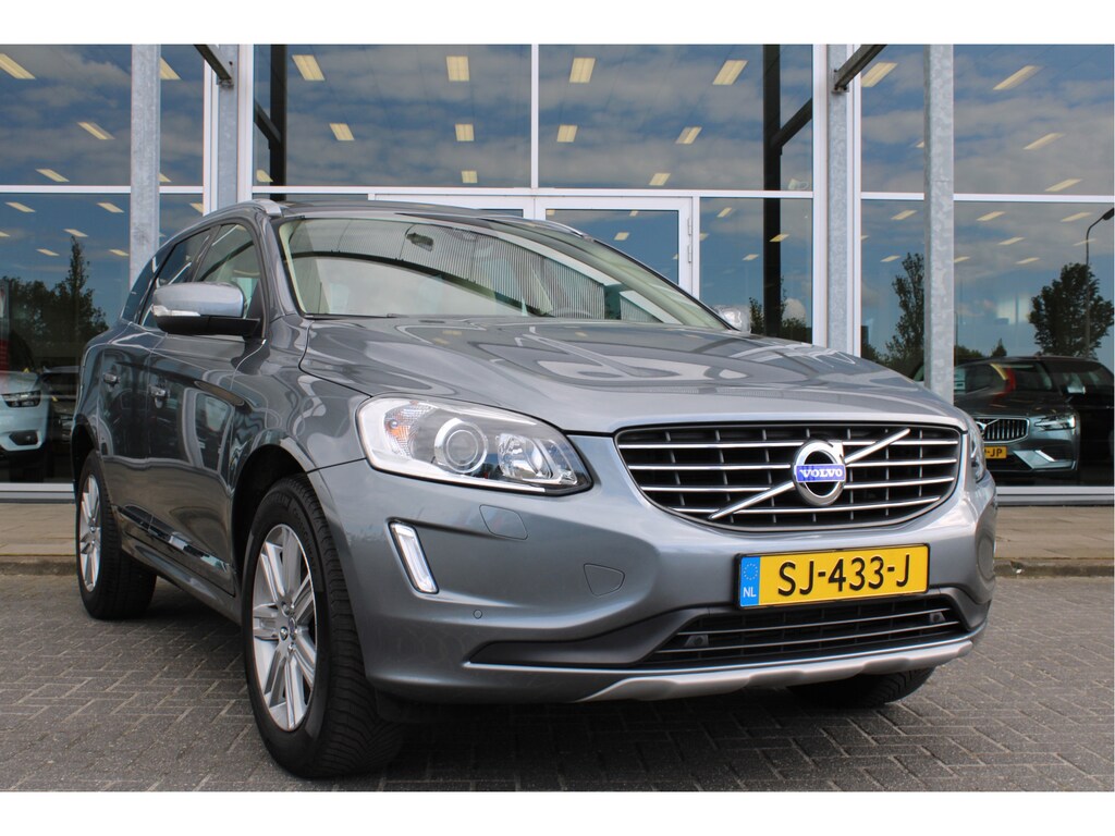 Volvo XC60 T5 AWD 245PK Automaat Summum | Schuif/kanteldak | Keyless entry | El. Voorstoelen | PDC + Camera | Trekhaak | Leder |