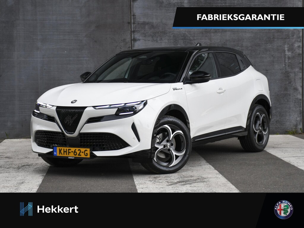 Alfa Romeo Junior Sport Speciale 1.2 Turbo Hybrid 145pk Automaat TECHNO-PACK | 18''LM | DODE HOEK | STOELVERW. | PDC + CAM.