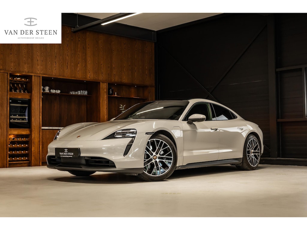 Porsche Taycan Performance 93 kWh Passenger Display | Pano | Chrono | 360 Camera