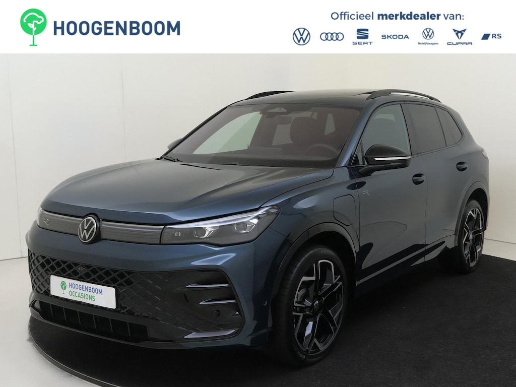 Volkswagen Tiguan 1.5 eHybrid R-Line Edition | SoH 100% | Panoramadak | Harman/kardon | Trekhaak | Lederen bekleding |  Head-up display | Black style | 360 camera |