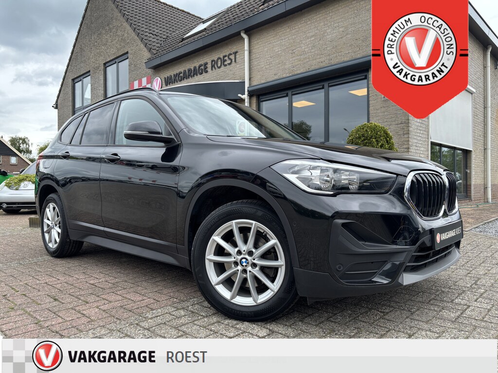 BMW X1 sDrive18i High Executive Leder / Panoramadak / Navigatisysteem