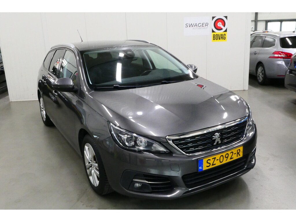 Peugeot 308 1.2 PureTech 110pk Blue Lease Executive