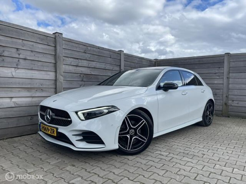 Mercedes-Benz A-klasse 180 Business Solution AMG Matrix-Stoelvw-Pano-Camera
