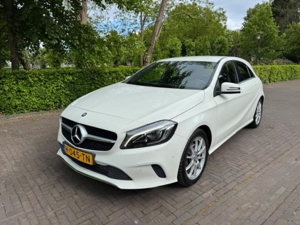 Mercedes-Benz A-klasse 180 Business Urban Led/Navi/Airco/Hleer/Nieuwstaat