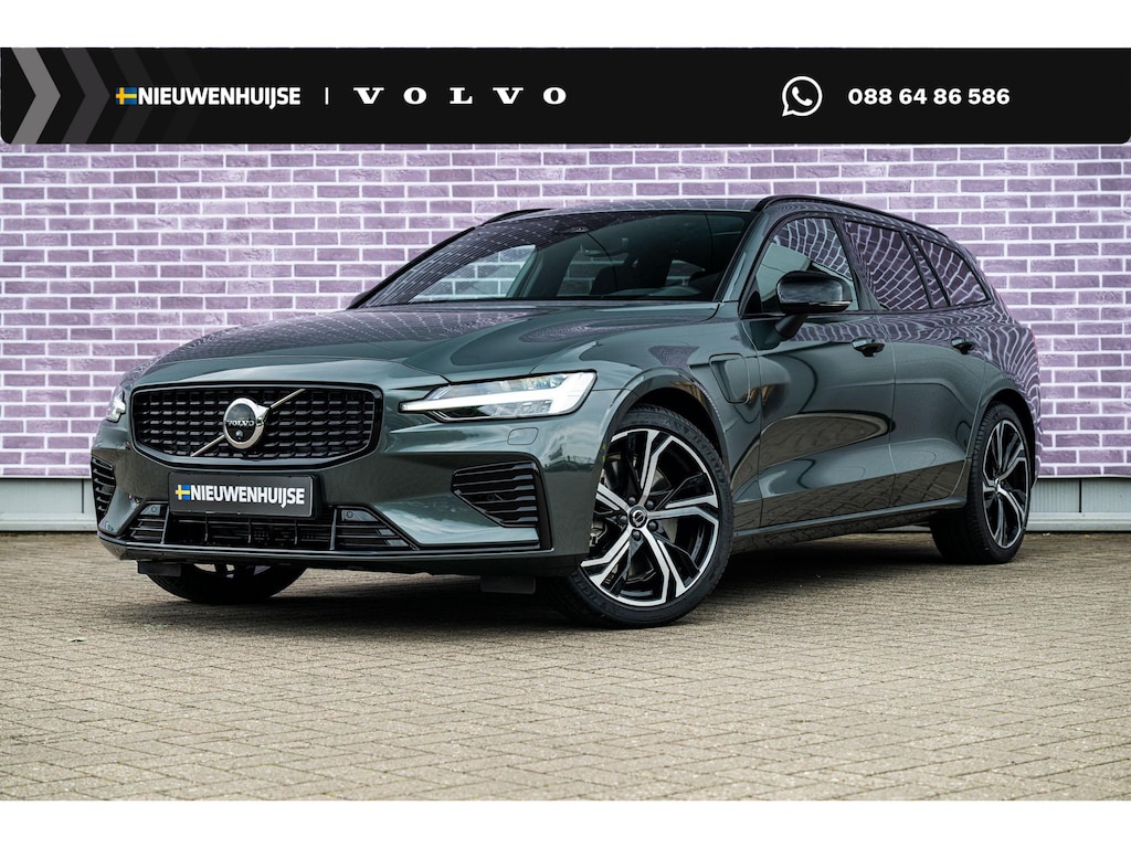 Volvo V60 T6 Plug-in hybrid AWD Ultra Dark | Panoramadak | Head Up Display | Donker Glas | Sportstoelen | Power Seats | Harman Kardon |