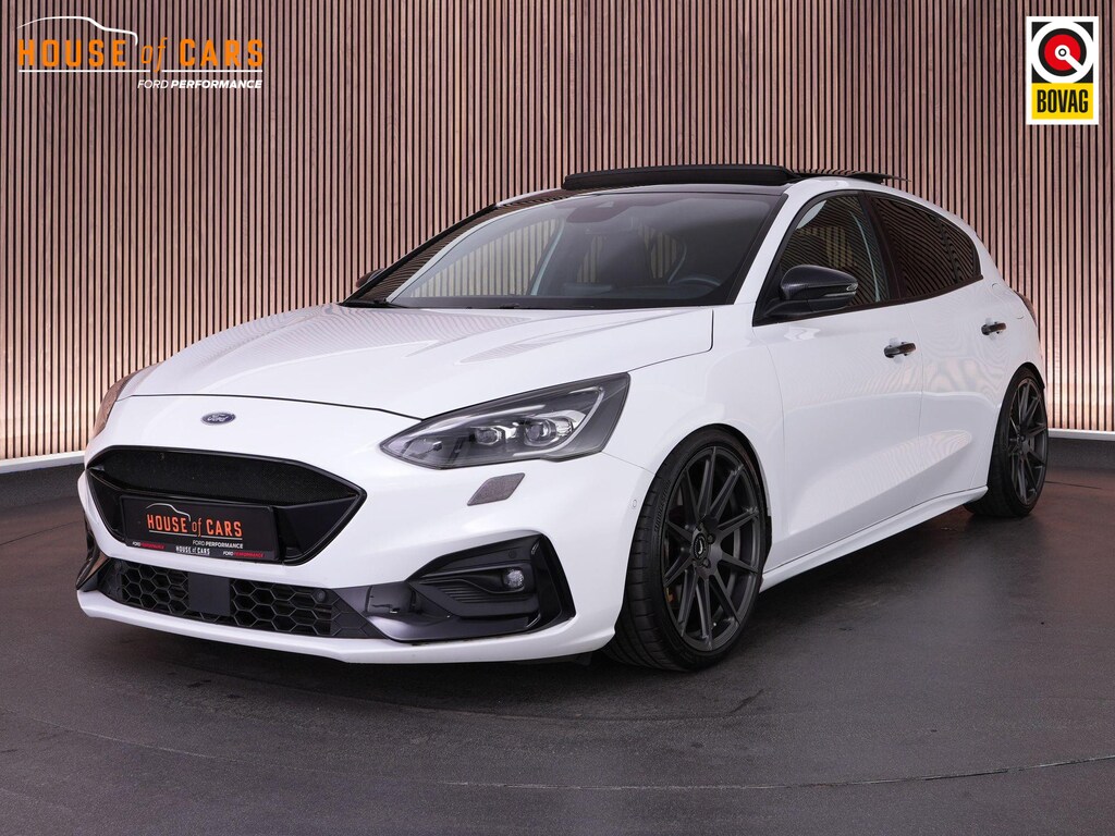 Ford Focus ST-3 2.3 280pk PERFORMANCE PACK |launch control|sper differentieel|kw schroefset|barracuda 19"|panoramadak|B&O|head-up|winterpack|Apple Carplay|adaptive LED|blind spot|parkeercamera|