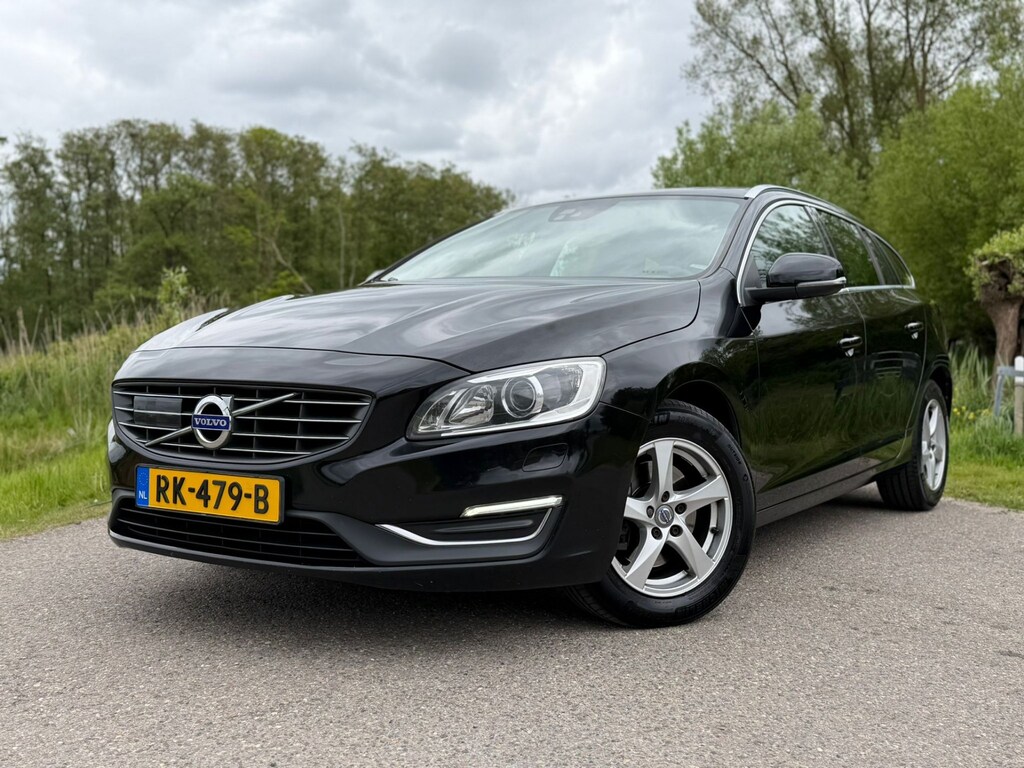 Volvo V60 2.0 D4 Nordic+ / Incl. BTW / 1 Eigenaar / Automaat / Distributie verv. / Clima / Stoel-Bank verw. / Camera / Navi / CC /