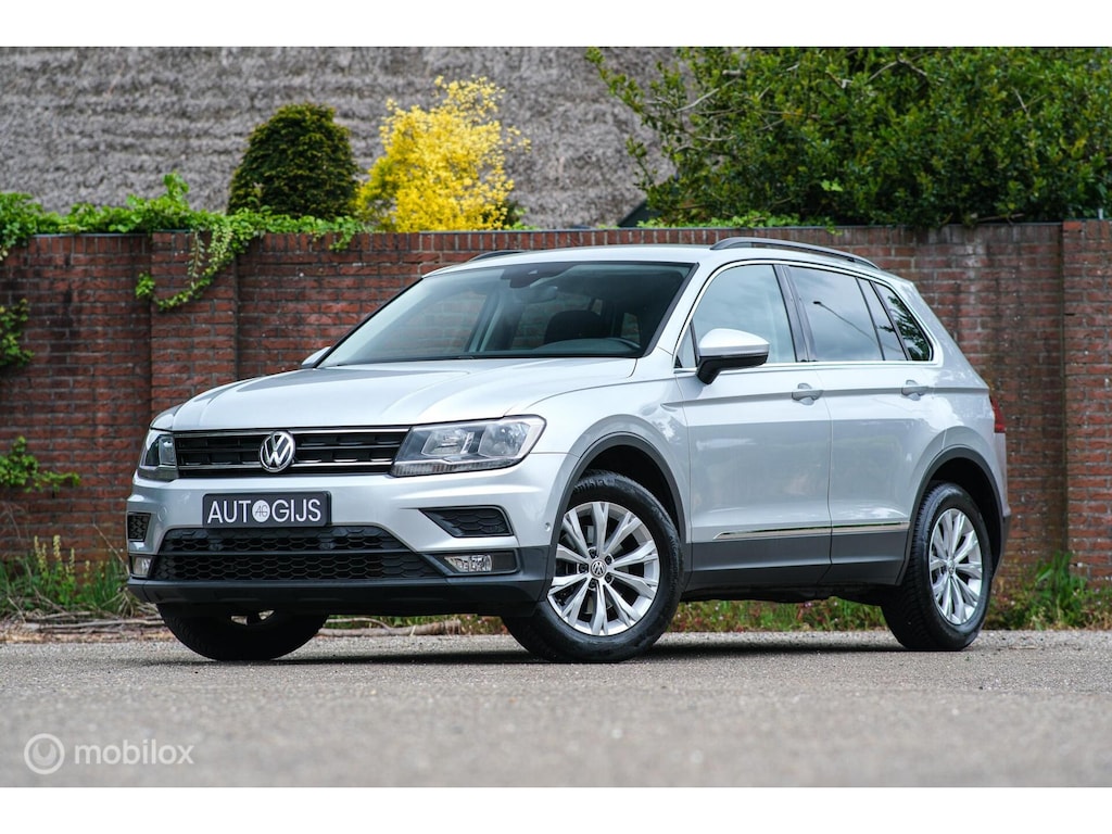 Volkswagen Tiguan 1.4 TSI 4Motion | Trekhaak | Camera | Stoel + Stuurwiel verwarming | Adaptive cruise | Automaat | All seasons | CarPlay |