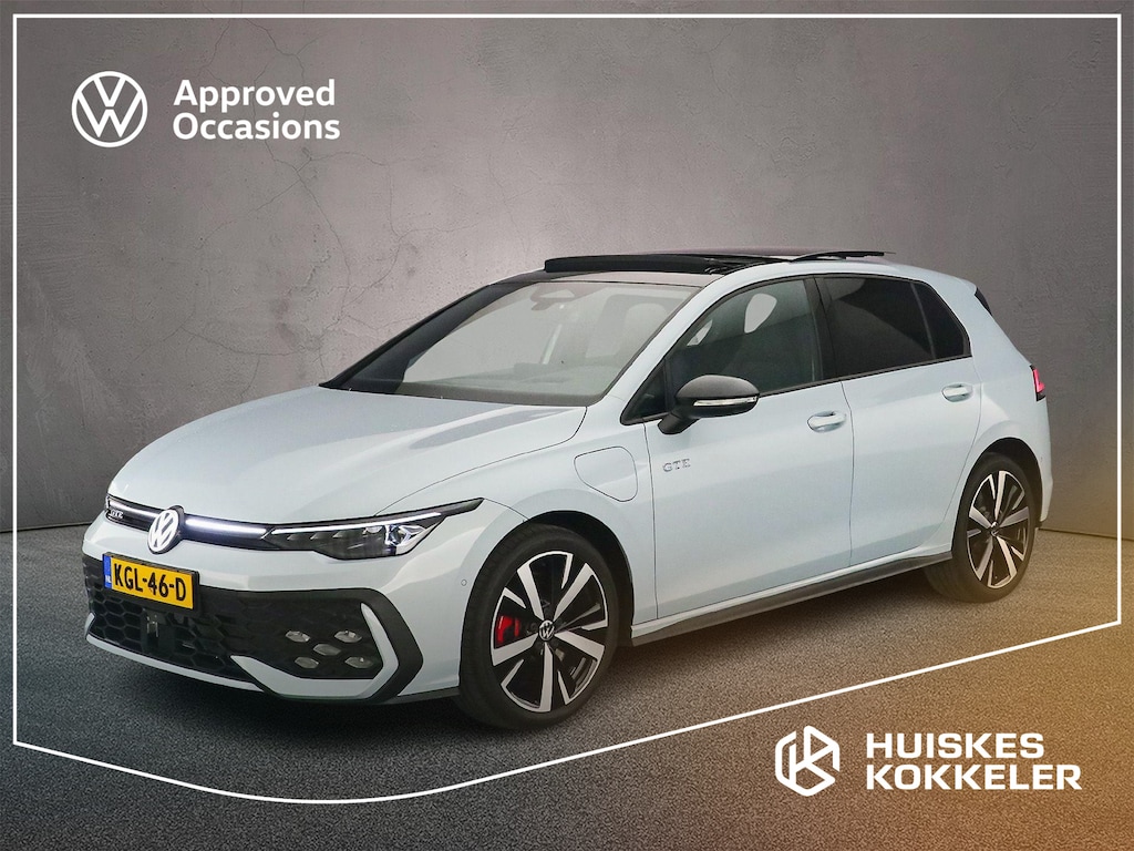 Volkswagen Golf GTE 1.5 TSI eHybrid 272pk DSG Automaat Panoramadak, Adaptive cruise control, Black style, Navigatie, 360 camera, Stuurwiel verwarmd, LED matrix koplampen