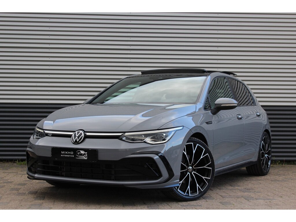 Volkswagen Golf 1.5 eTSI 3x R-Line | Panoramadak | IQ Light | Camera| Dode hoek | Lane assist | Front assist |