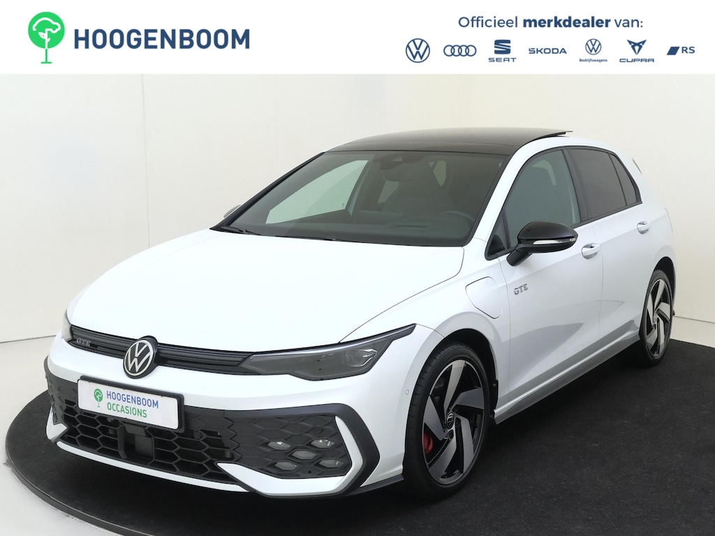 Volkswagen Golf 1.5 eHybrid GTE | SoH 95% | Panoramadak | Trekhaak | Leder pakket ‘Vienna’ | Head-up display | Black style | Stoelventilatie voor | Parkeerassistent |