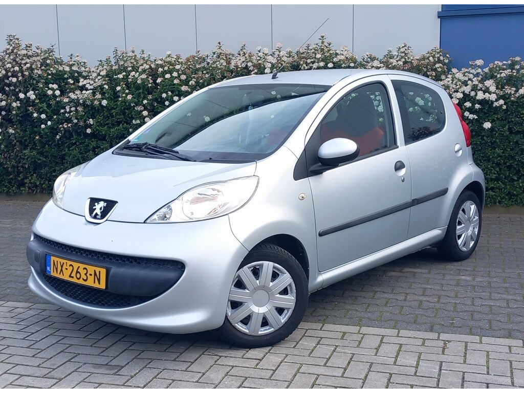 Peugeot 107 1.0 12V 68PK 5D XS Airco