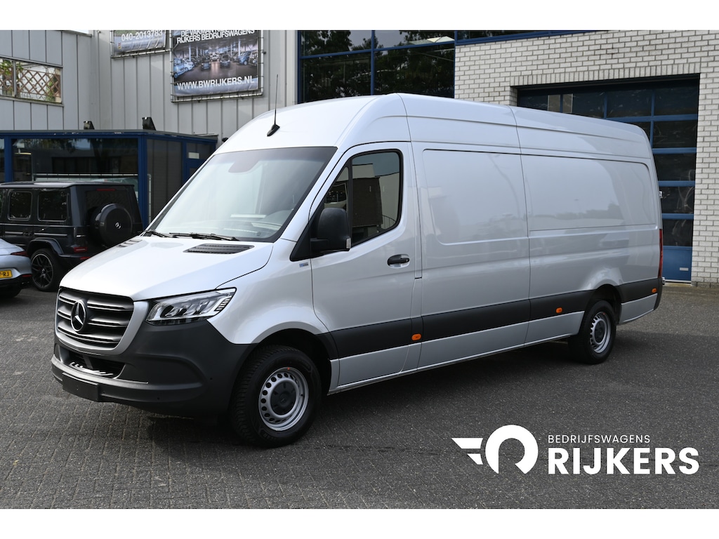 Mercedes-Benz Sprinter 317 CDI L3H2 3500 KG trekhaak, LED, Geveerde stoel