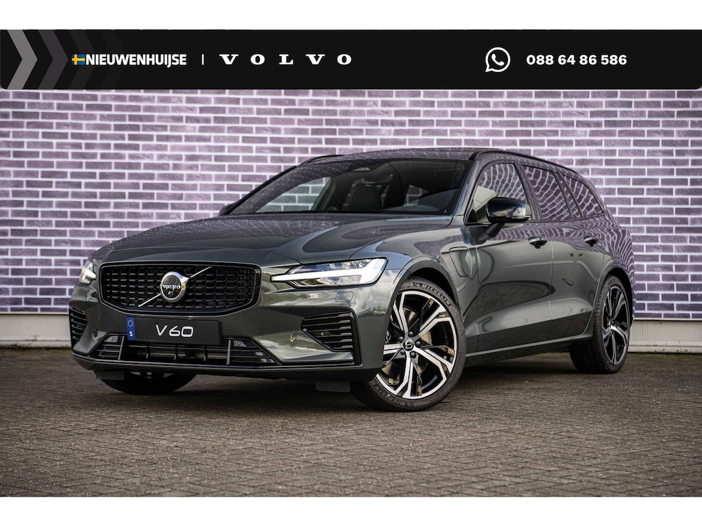 Volvo V60 2.0 T6 Plug-in hybrid AWD Ultra Dark | Sportstoelen | Schuif-/Kanteldak | Full-LED | Adaptieve Cruise Control | Head-Up Display | Stoelverwarming Voor en Achter | 19" | Getint Glas | Harman Kardon Audio | BLIS |
